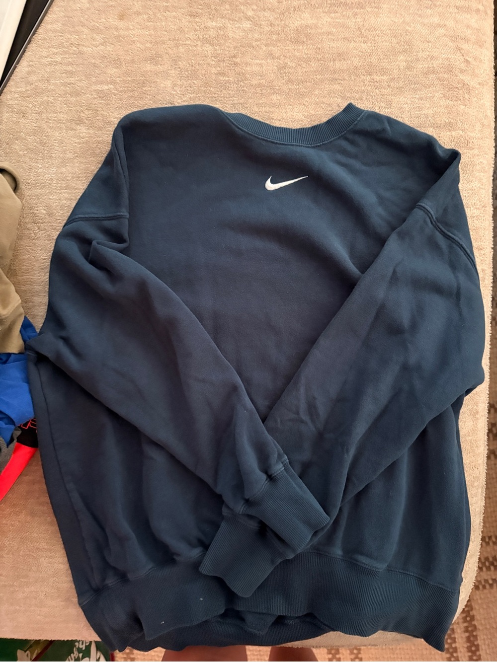 Nike women’s Navy Crewneck Sweatshirt